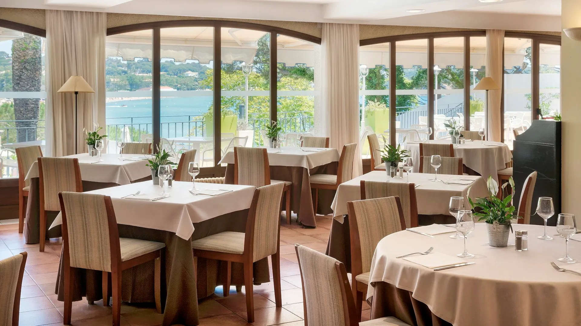 Ilunion Caleta Park Hotel Sant Feliu de Guixols 4*,